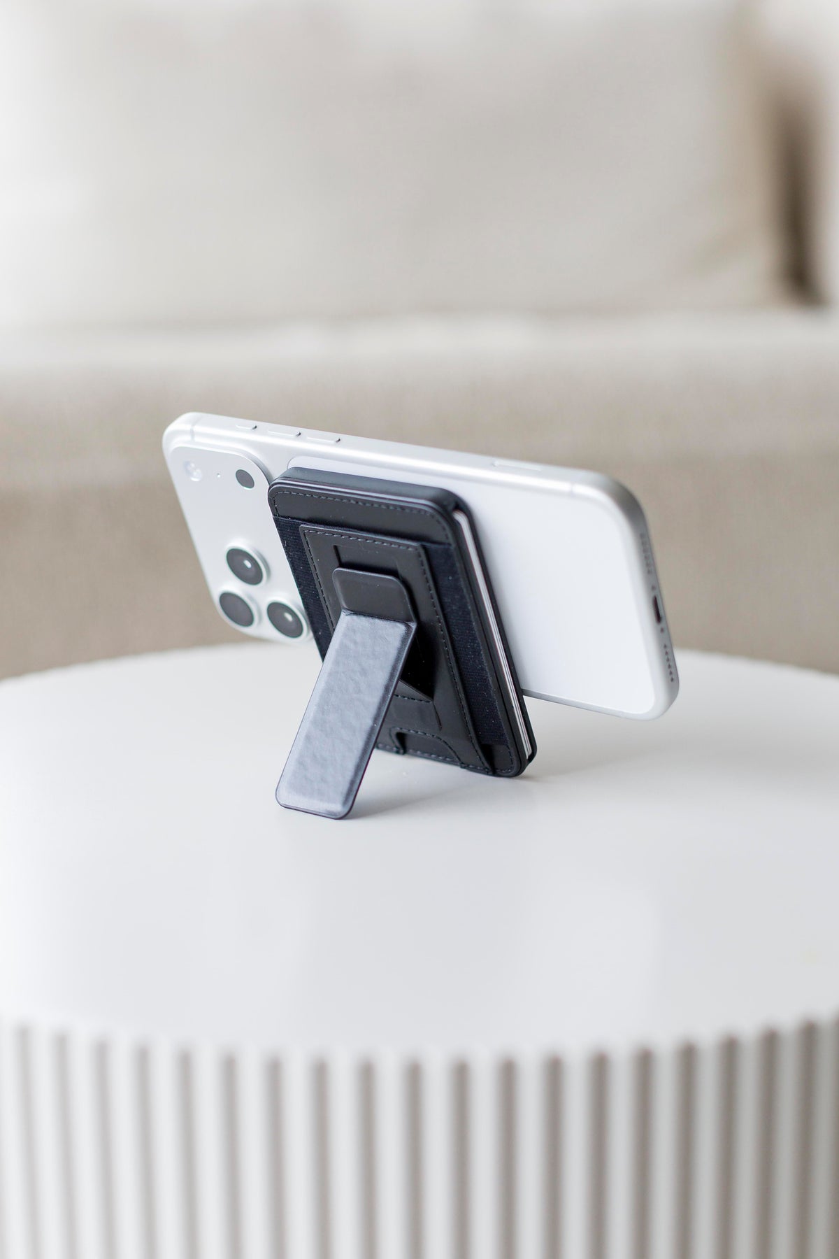 BrandCharger pasjeshouder Wally Stand Pro